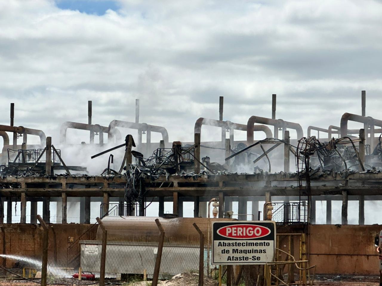 Incêndio atinge torres de resfriamento em usina de Caarapó