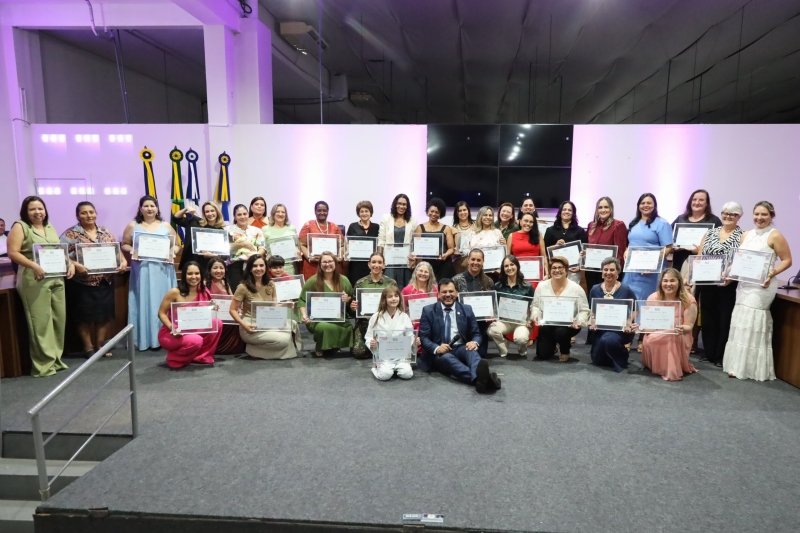 Em sessão solene, Marcelo Mourão homenageia “Mulheres de Valor”